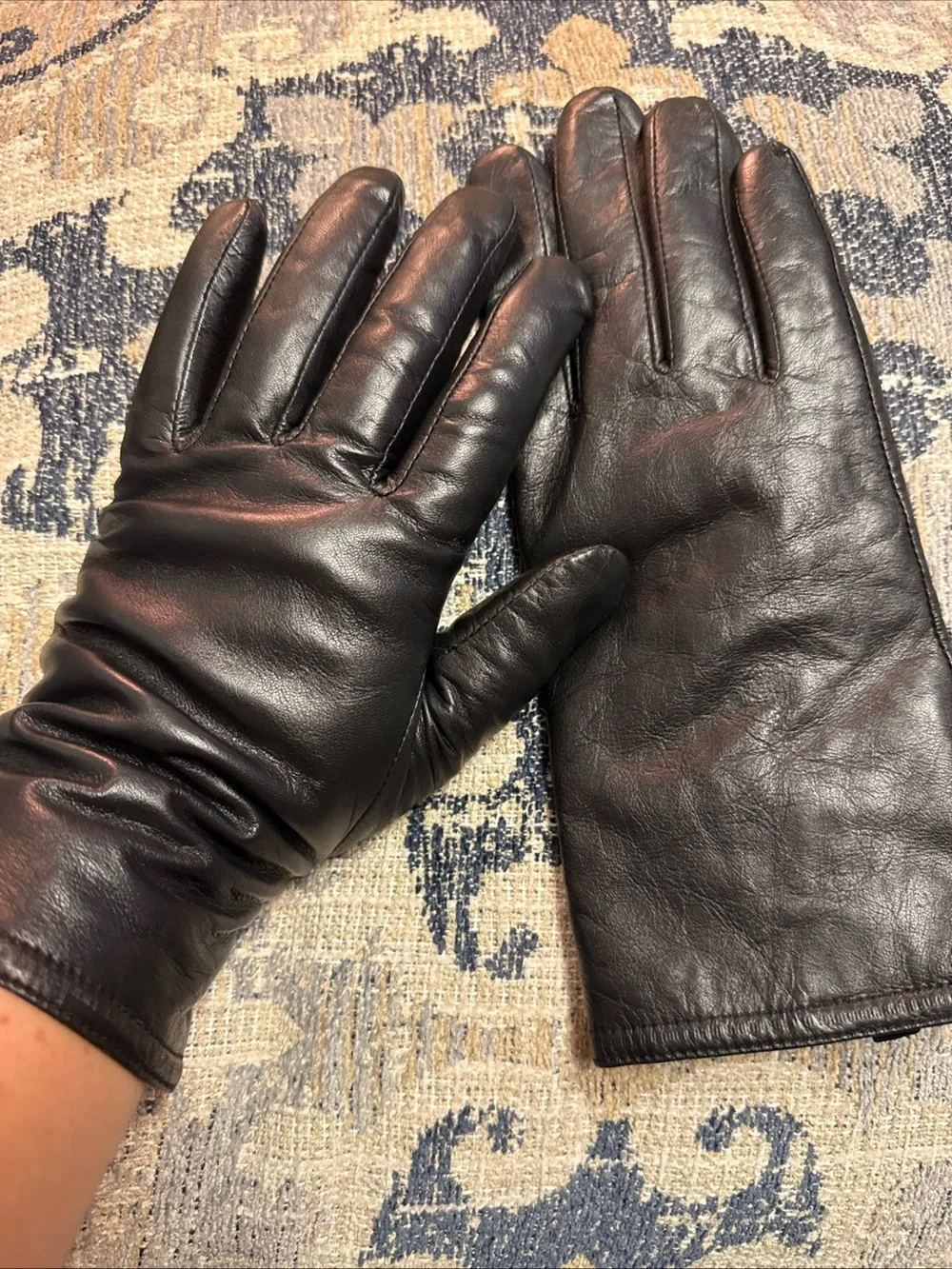 Women’s  Black Leather Gloves Sz L thinsulate nwot